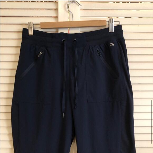 GapFit Hike Capris in Navy Indigo - Picture 8 of 8